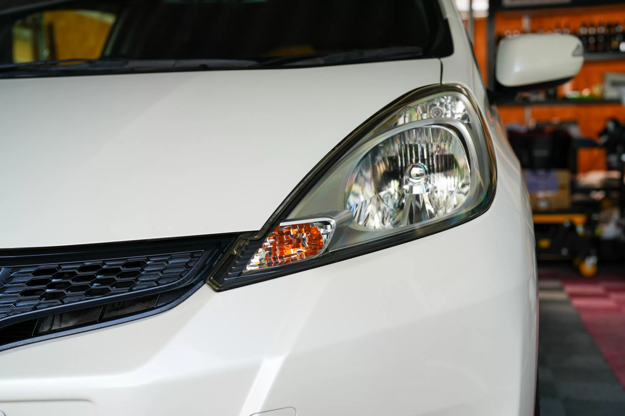 深谷市 洗車 ホンダ フィット 手洗い洗車 施工後 フロント仕上がり