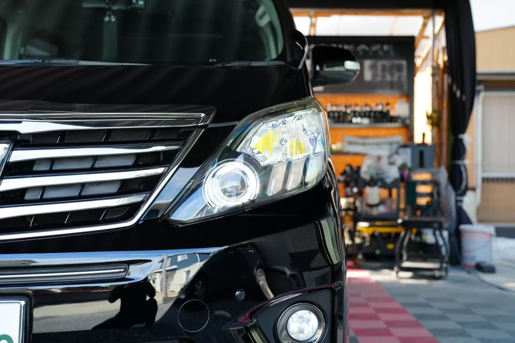 熊谷市 トヨタ 20アルファード コーティング施工後 フロントの艶と映り込み